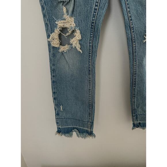 Abercrombie & Fitch The Mom High Rise Jeans Distressed Raw Hem Size 27/4R - Picture 5 of 7